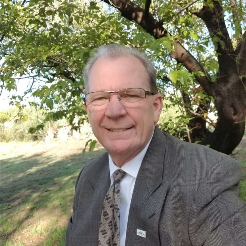 Steve Lewis